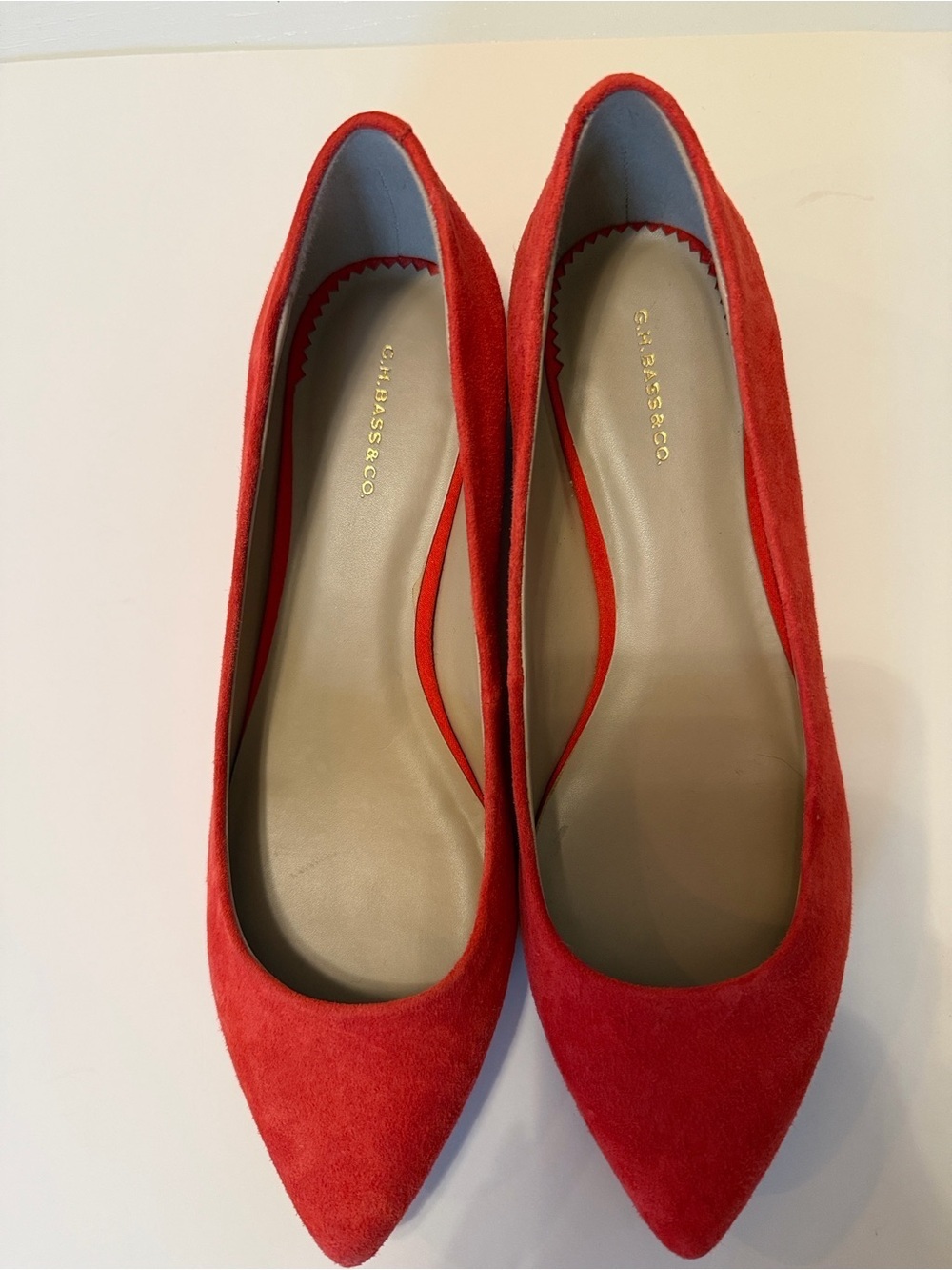 G.H. Bass & Co. Women's Kayla Poppy size 6 suede Flats - Picture 2 of 8